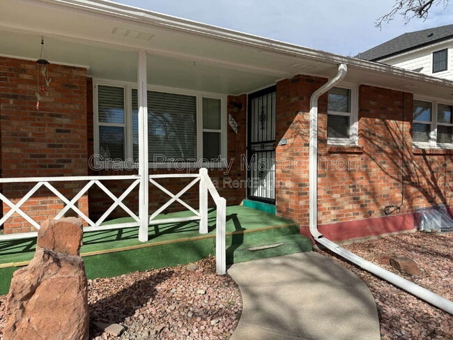 2237 Harlan St in Edgewater, CO - Building Photo - Building Photo