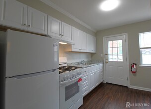 250 Penn Ave in Edison, NJ - Building Photo - Building Photo