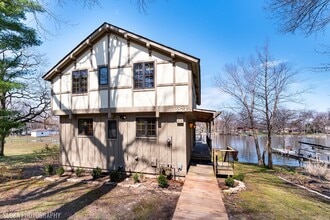 2712 Ridge Ave in Algonquin, IL - Building Photo - Building Photo