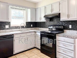 12204 W Kingsgate Rd in Knoxville, TN - Building Photo - Building Photo
