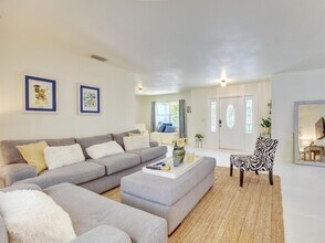 218 S Sequoia Dr in West Palm Beach, FL - Building Photo - Building Photo