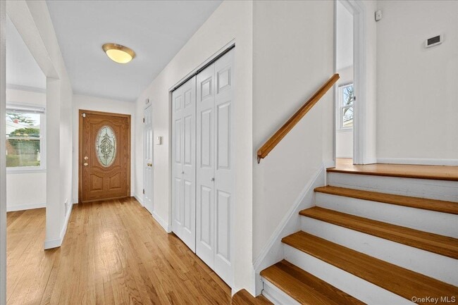 73 Ewart St in Scarsdale, NY - Building Photo - Building Photo