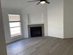 14230 Anita Marie Ln in Austin, TX - Foto de edificio - Building Photo