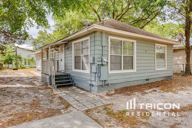 property at 8614 N Orangeview Ave