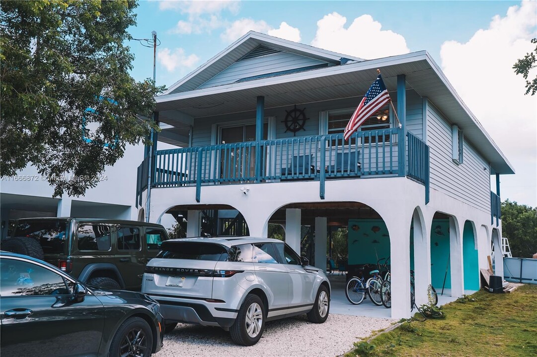 3635 Tradewinds St in Big Pine Key, FL - Foto de edificio