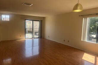 8515 Saturn St in Los Angeles, CA - Building Photo - Building Photo