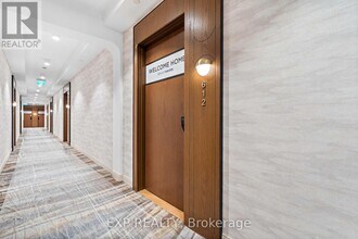 3240 William Coltson Ave in Oakville, ON - Building Photo - Building Photo