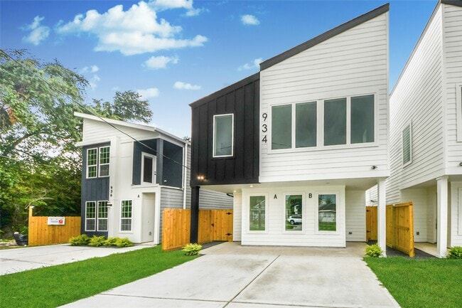 934 South Ln in Houston, TX - Foto de edificio - Building Photo