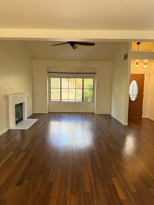 10137 Greenleaf Rd in Spring Valley, CA - Building Photo