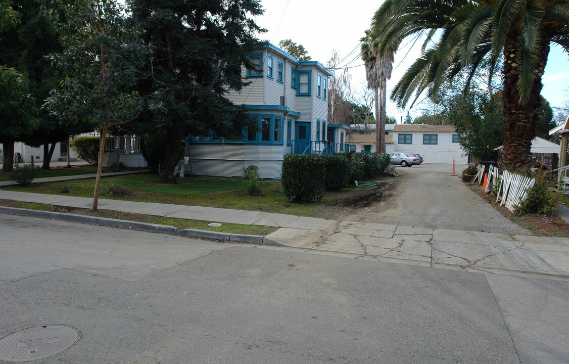 300 Chiquita Ave in Mountain View, CA - Foto de edificio