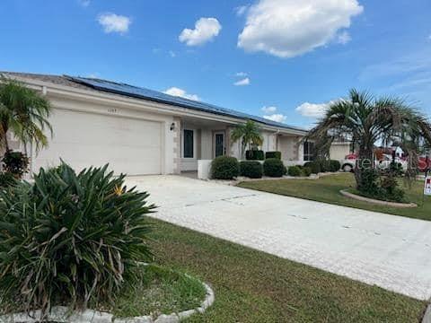 1707 Cloister Dr in Sun City Center, FL - Building Photo