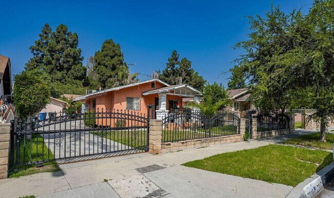 property at 7805 Whitsett Ave