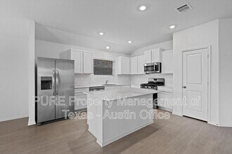 212 Misted Grass Trl in Georgetown, TX - Foto de edificio - Building Photo
