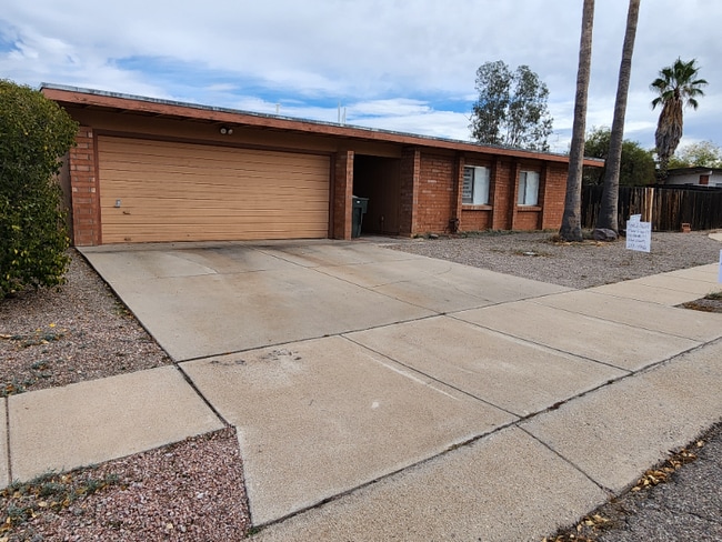 property at 9660 E Quail Pl