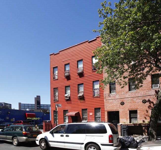 17 Park St in Brooklyn, NY - Building Photo - Building Photo