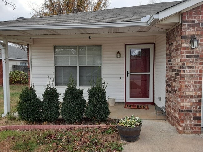 1167 N Boxley Ave in Fayetteville, AR - Building Photo - Building Photo