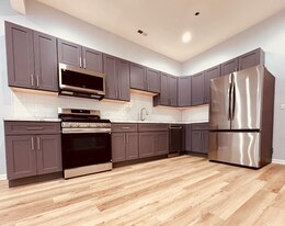 2657 W North Ave, Unit Residential / Second Floor in Chicago, IL - Building Photo