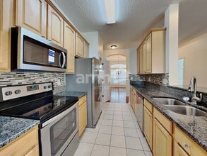 2061 Jimmy Ln in Jacksonville, FL - Foto de edificio - Building Photo