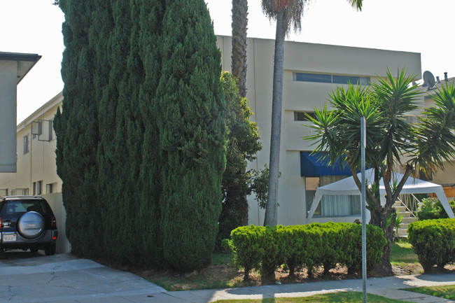 3722 Mentone Ave in Los Angeles, CA - Foto de edificio - Building Photo