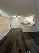 685 E Vista Chino, Unit 8 in Palm Springs, CA - Foto de edificio - Building Photo