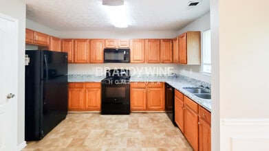 7623 Crimson Ct in Jonesboro, GA - Building Photo - Building Photo