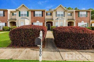 5090 Oakley Commons Blvd in Union City, GA - Building Photo