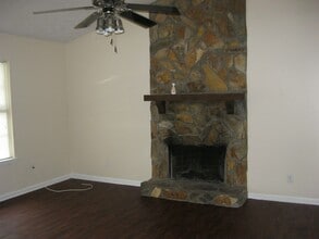 16 E White Hawthorne Dr in Savannah, GA - Building Photo - Building Photo