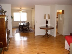 6 Railside Ave in White Plains, NY - Building Photo - Building Photo