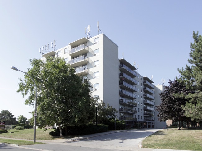 Longmoor Terrace Apartments in Burlington, ON - Building Photo - Building Photo