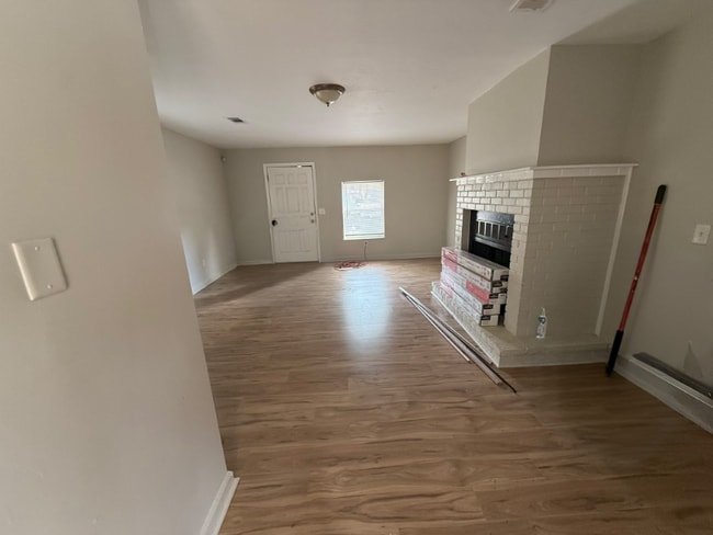 1020 Longstreet Dr in Tallahassee, FL - Building Photo - Building Photo