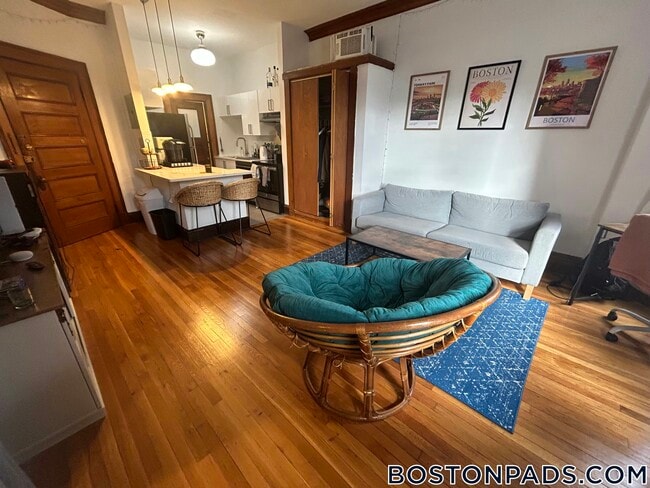 849 Beacon St, Unit 4 in Boston, MA - Foto de edificio - Building Photo