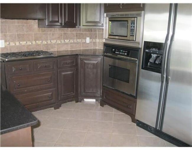 4002 SW Sycamore St in Bentonville, AR - Building Photo - Building Photo
