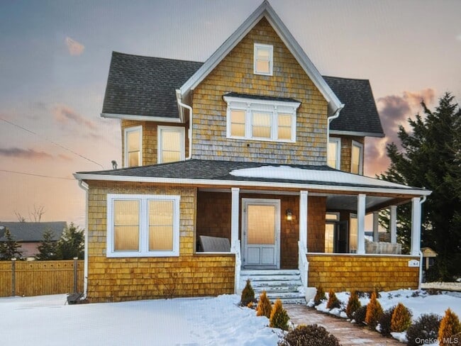 264 S Ocean Ave in Patchogue, NY - Building Photo - Building Photo