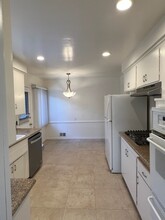 5051 W 59th St, Unit 5051 in Los Angeles, CA - Building Photo - Building Photo