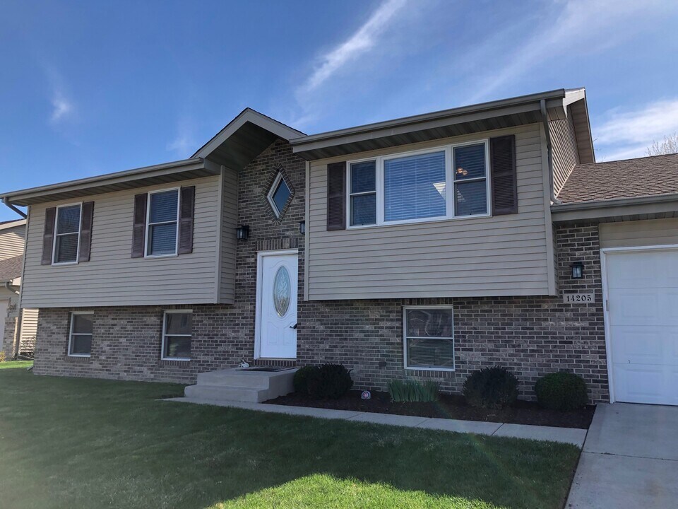 14205 Wheeler St in Cedar Lake, IN - Building Photo