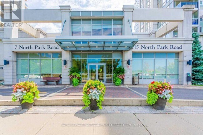 7-207 N Park Rd in Vaughan, ON - Building Photo - Building Photo