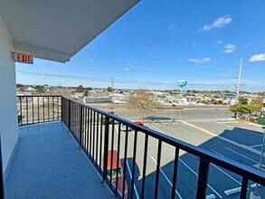 13400 Coastal Hwy, Unit Bluewater East 301N in Ocean City, MD - Foto de edificio - Building Photo