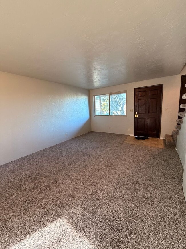 1005 Prescott Ln in Springfield, OR - Building Photo - Building Photo