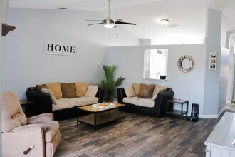 5560 River Oaks Dr in Titusville, FL - Building Photo - Building Photo