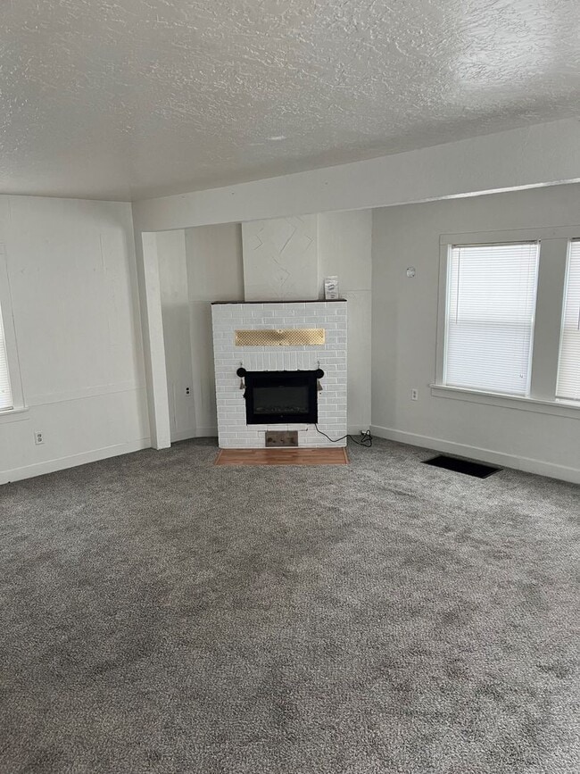1744 Laurel St in Klamath Falls, OR - Building Photo - Building Photo
