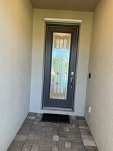 4351 Bluegrass Dr in Ft. Myers, FL - Foto de edificio - Building Photo