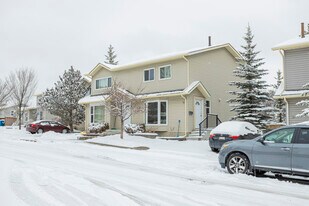 86 Niven Pl NW in Calgary, AB - Building Photo