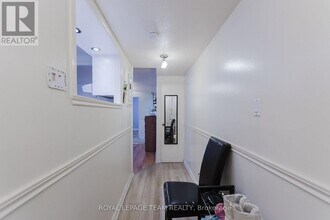 2044 Arrowsmith Dr in Ottawa, ON - Building Photo - Building Photo