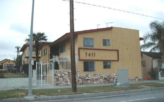 7411 S Figueroa St Apartments