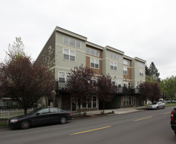 7516-7524 SE Milwaukie Ave in Portland, OR - Foto de edificio - Building Photo