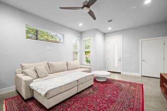 1220 Delano St, Unit B in Austin, TX - Building Photo - Building Photo