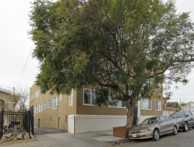 3027 Capp St in Oakland, CA - Building Photo - Building Photo