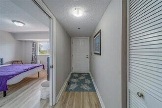 9510 Harbor Greens Way, Unit 407 in Seminole, FL - Building Photo - Building Photo