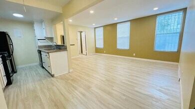 2328 N Ontario St, Unit A in Burbank, CA - Foto de edificio - Building Photo