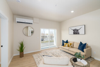 Clearwater Lofts in Kennewick, WA - Building Photo - Interior Photo